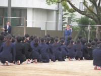 ２